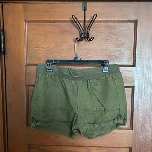 Banana republic 3” shorts, sz Medium, color hunter green